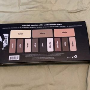 Kat Von D Makeup - Kat Von D Shade and Light Eyeshadow Palette Kat Von D Makeup - Kat Von D Shade and Light Eyeshadow Palette